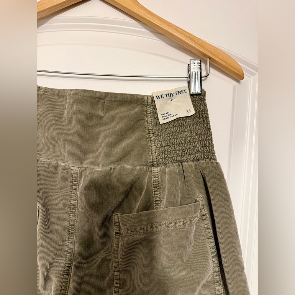 Free People Lunan Crop Harem Cord Jeans We The Free XS - Picture 9 of 11